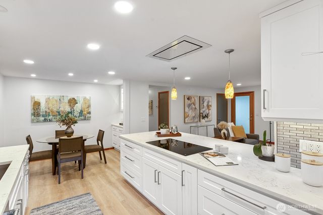 4902 NE 7th Place, Renton, WA 98059