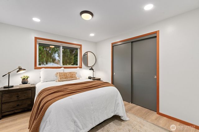 4902 NE 7th Place, Renton, WA 98059