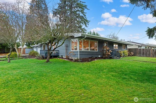 4902 NE 7th Place, Renton, WA 98059