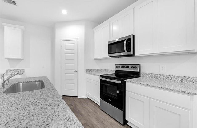 2028 Woodlark Way, Sealy, TX 77474