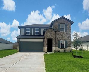 2028 Woodlark Way, Sealy, TX 77474