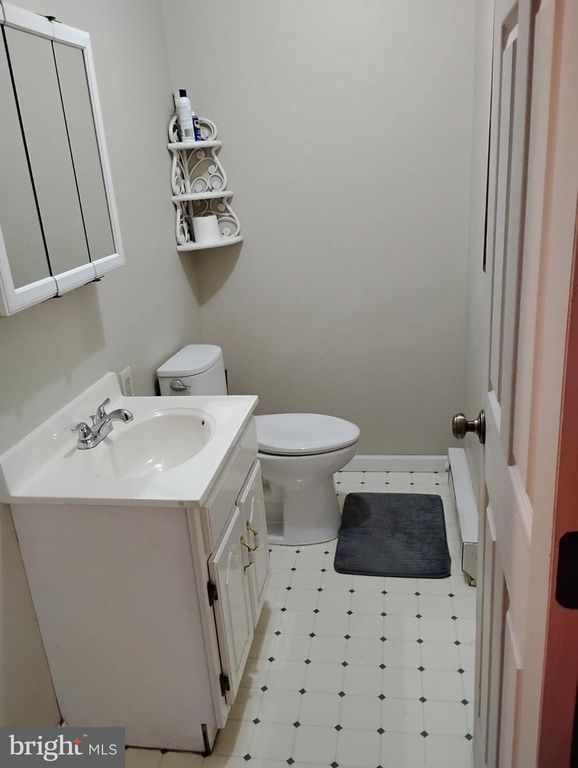 Image 10 of property listing at 1 ASPEN CT, Douglassville, PA 19518