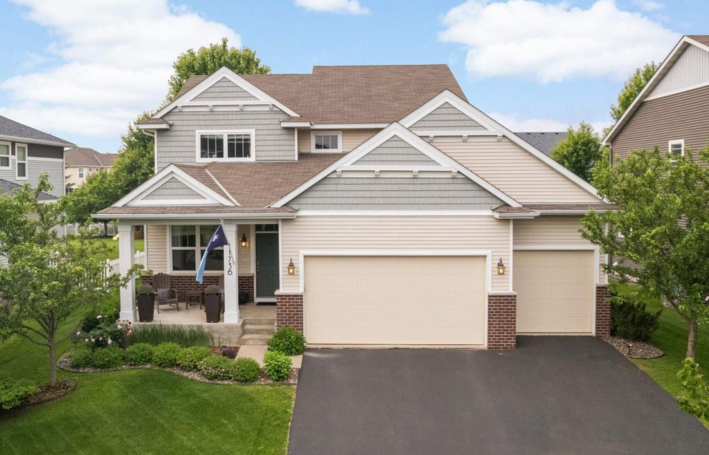 11736 Ivywood Trail, Woodbury, MN 55129