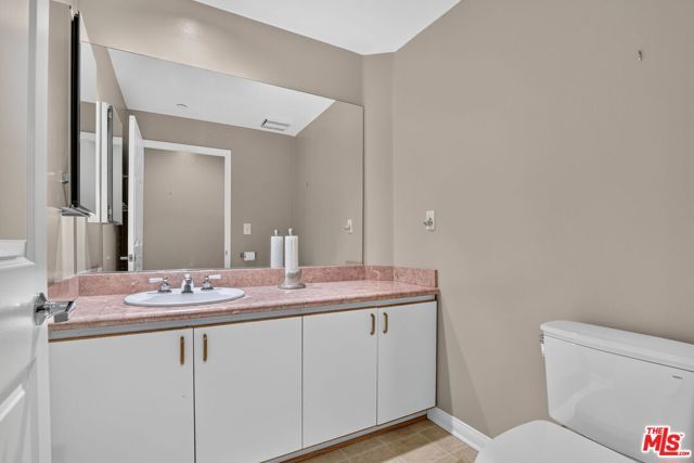 12000 Goshen Avenue 103, Los Angeles, CA 90049