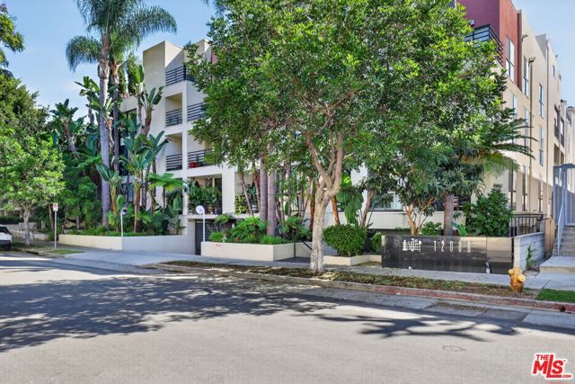 12000 Goshen Avenue 103, Los Angeles, CA 90049