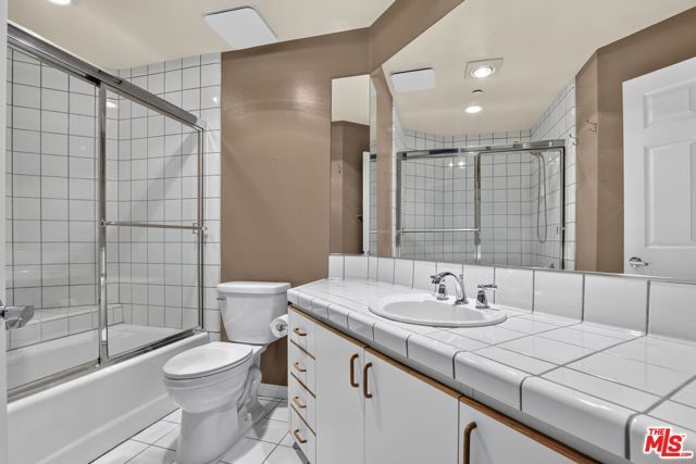 12000 Goshen Avenue 103, Los Angeles, CA 90049