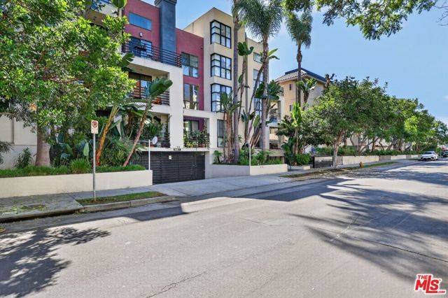 12000 Goshen Avenue 103, Los Angeles, CA 90049