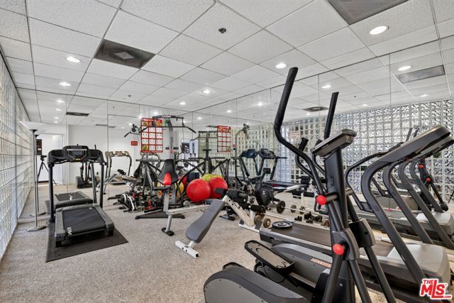 12000 Goshen Avenue 103, Los Angeles, CA 90049