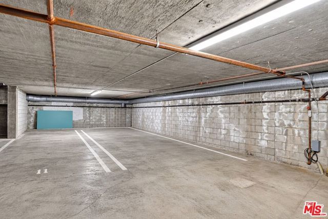 12000 Goshen Avenue 103, Los Angeles, CA 90049