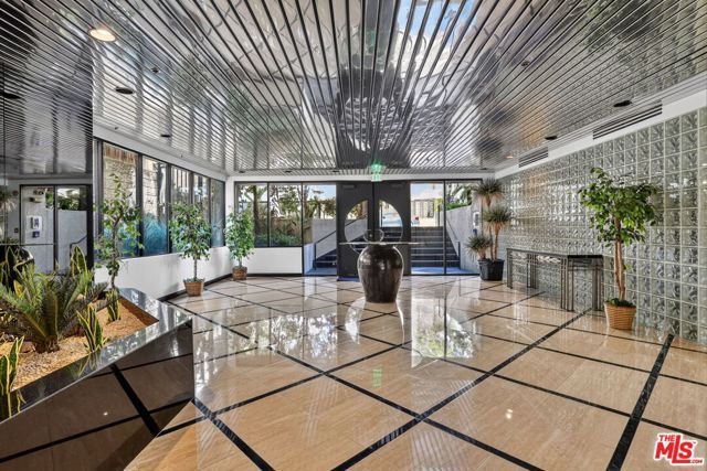 12000 Goshen Avenue 103, Los Angeles, CA 90049