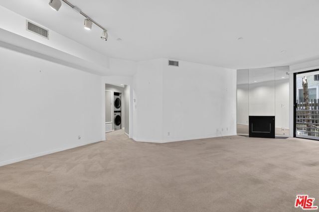 12000 Goshen Avenue 103, Los Angeles, CA 90049