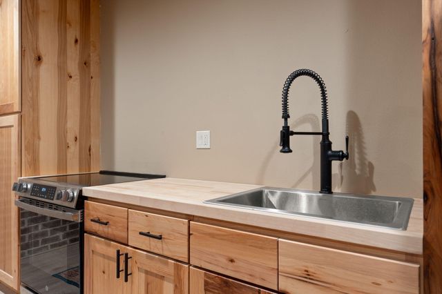 1133 Show Horse Way, Laurel Hill, FL 32567