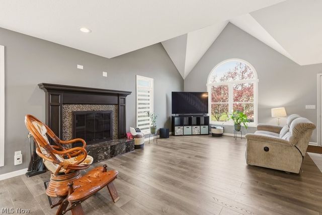 2104 Van Oaks Drive, Twinsburg, OH 44087