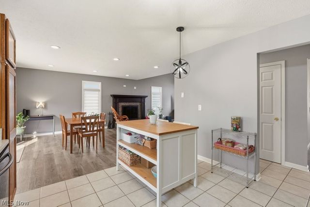2104 Van Oaks Drive, Twinsburg, OH 44087