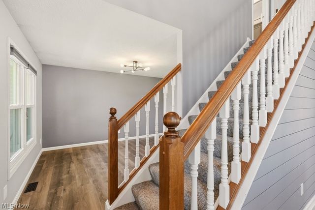 2104 Van Oaks Drive, Twinsburg, OH 44087