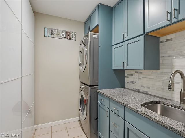 2104 Van Oaks Drive, Twinsburg, OH 44087