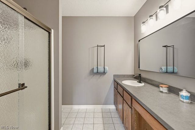 2104 Van Oaks Drive, Twinsburg, OH 44087