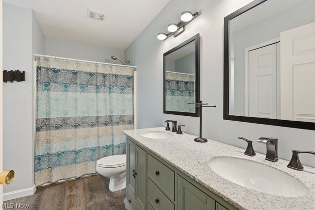 2104 Van Oaks Drive, Twinsburg, OH 44087