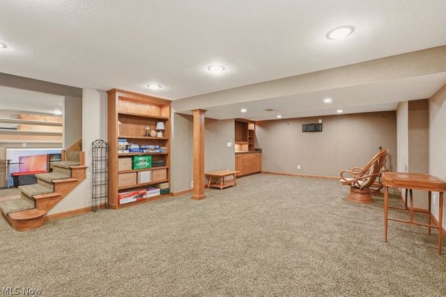 2104 Van Oaks Drive, Twinsburg, OH 44087