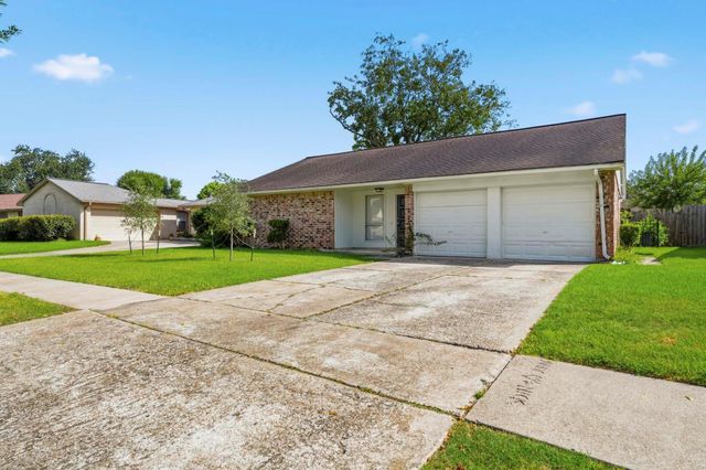 10107 Willmont Road, La Porte, TX 77571