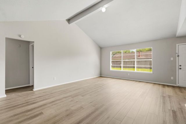 10107 Willmont Road, La Porte, TX 77571