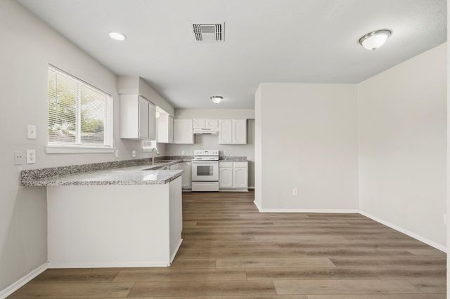 10107 Willmont Road, La Porte, TX 77571