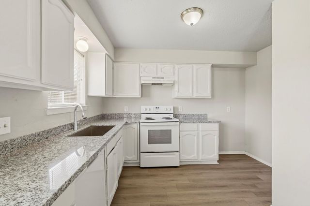 10107 Willmont Road, La Porte, TX 77571