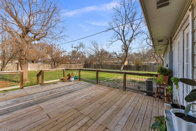 703 N Pierce ST, Burnet, TX 78611