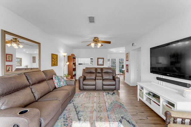 703 N Pierce ST, Burnet, TX 78611