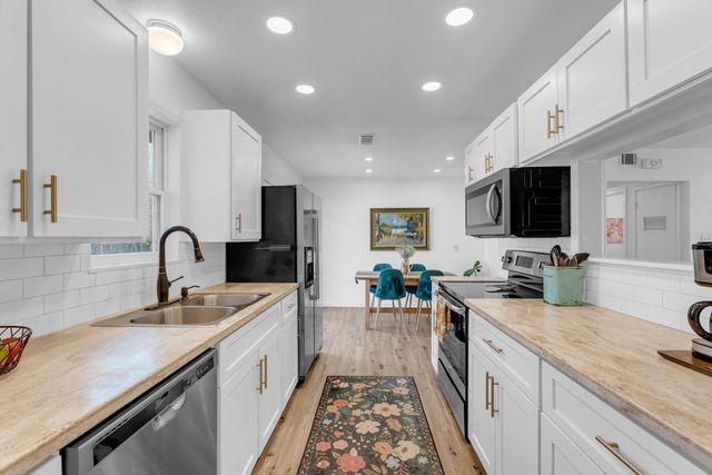 703 N Pierce ST, Burnet, TX 78611