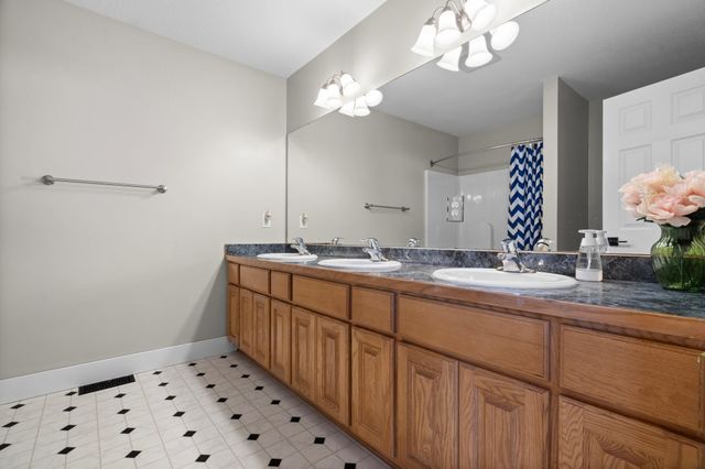 1111 Blossom Boulevard NW, Isanti, MN 55040