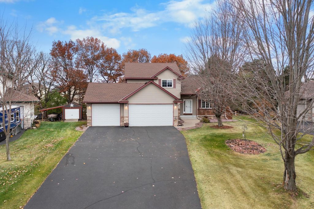 1111 Blossom Boulevard NW, Isanti, MN 55040