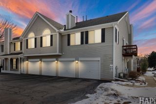 404 Lowell Drive 404, South Elgin, IL 60177