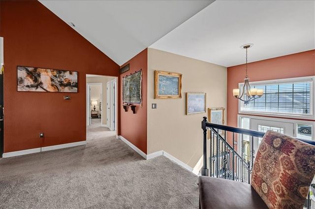 218 S Melrose Lane, Tonganoxie, KS 66086