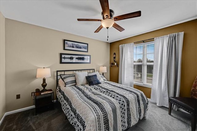 218 S Melrose Lane, Tonganoxie, KS 66086