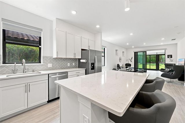 6713 ALSTEAD CIRCLE, Bradenton, FL 34202