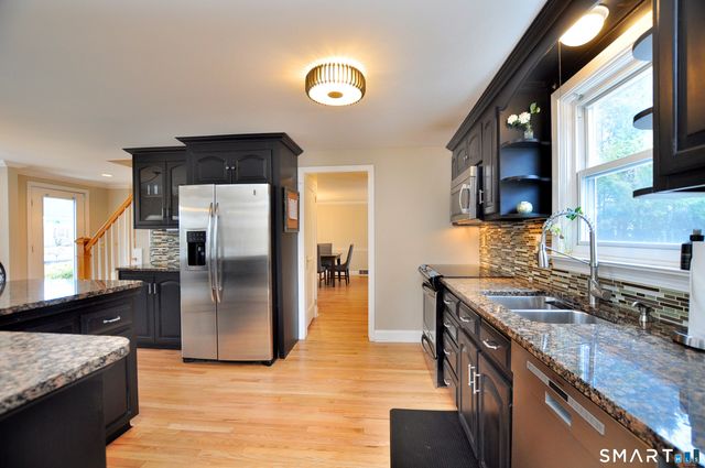 112 Knollwood Road, East Hartford, CT 06118