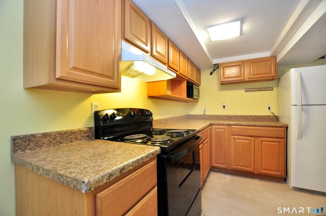 112 Knollwood Road, East Hartford, CT 06118