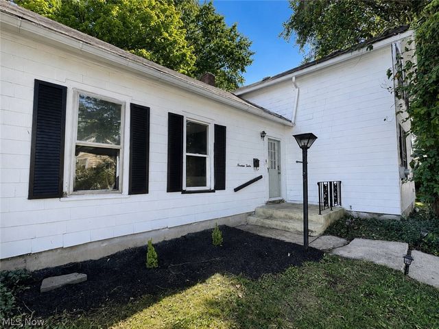 1312 Wooster Road W, Barberton, OH 44203