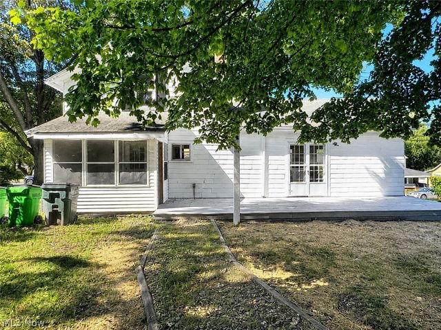 1312 Wooster Road W, Barberton, OH 44203
