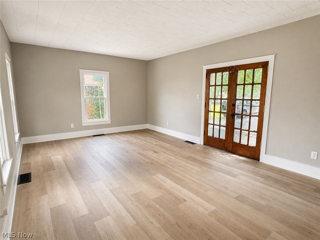 1312 Wooster Road W, Barberton, OH 44203