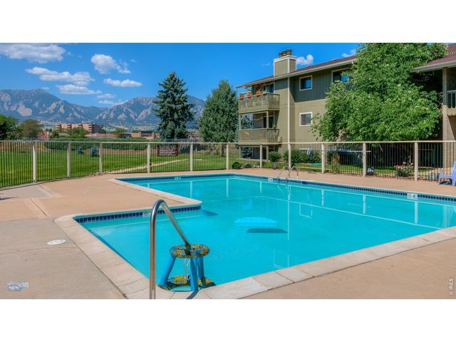 695 Manhattan Dr 106, Boulder, CO 80303