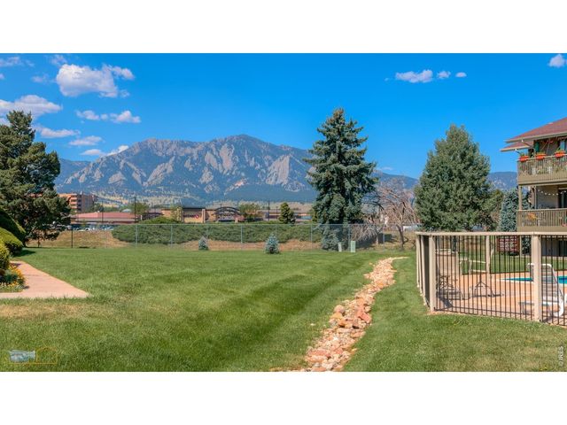695 Manhattan Dr 106, Boulder, CO 80303