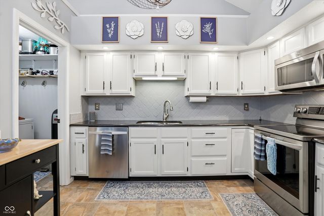 656 Cielo Vista Drive, Greenwood, IN 46143