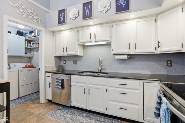 656 Cielo Vista Drive, Greenwood, IN 46143