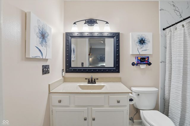 656 Cielo Vista Drive, Greenwood, IN 46143