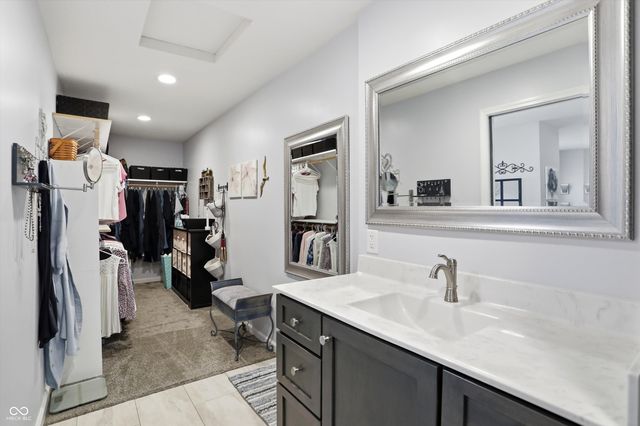 656 Cielo Vista Drive, Greenwood, IN 46143