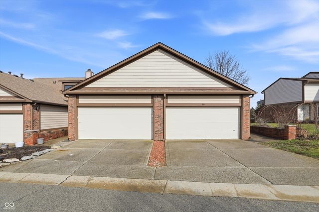 656 Cielo Vista Drive, Greenwood, IN 46143