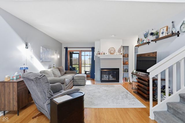 656 Cielo Vista Drive, Greenwood, IN 46143