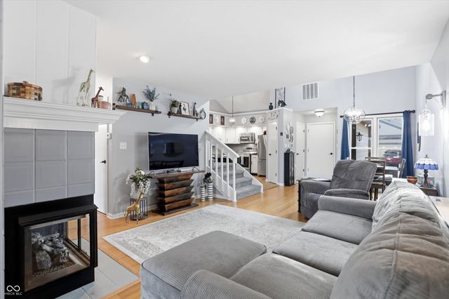 656 Cielo Vista Drive, Greenwood, IN 46143